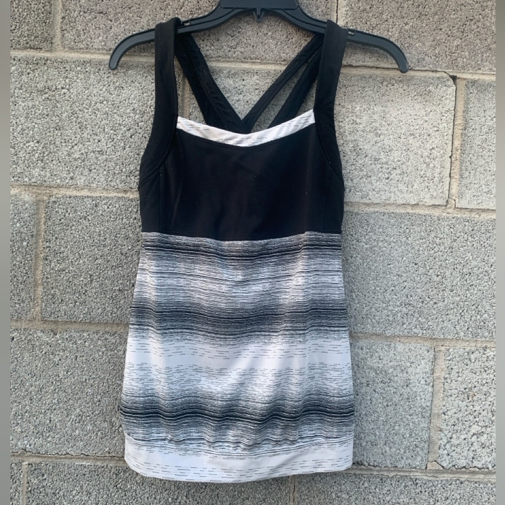Athleta Tank Top Stride Crunch Punch Women’s Small Black White Cross Back Gym